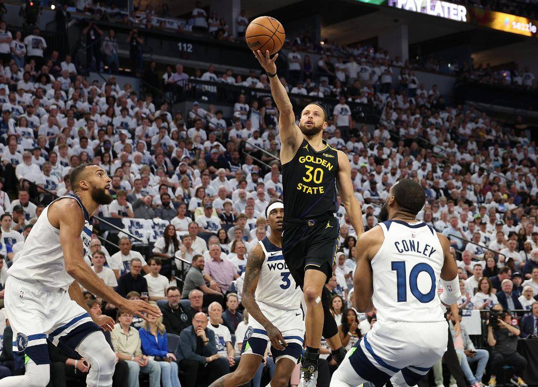 清晨里尔备战NBA季后赛，绝杀压哨细节曝光，更衣室稳定，心理建设被强调(季后赛绝杀次数第一)