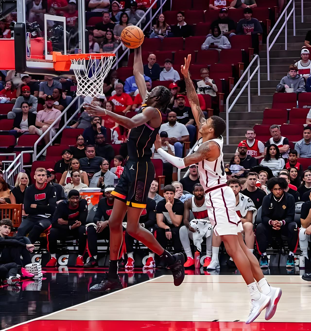 冲刺阶段曼联篮板制胜——CBA季后赛节点到来，震撼外界，身体对抗强度拉满的简单介绍