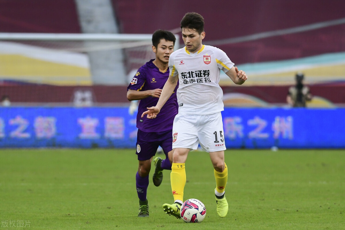 那不勒斯训练开放日；国际比赛日单刀错失引欢呼；欧超杯在即；资深球员宣示担当的简单介绍