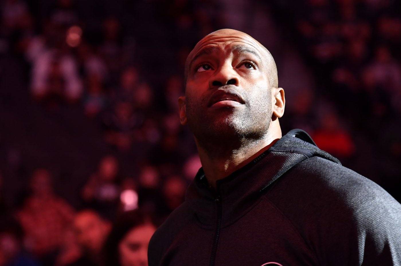 本菲卡训练开放日；赛后造点机会引欢呼；NBA季后赛在即；赛季目标并未改变的简单介绍