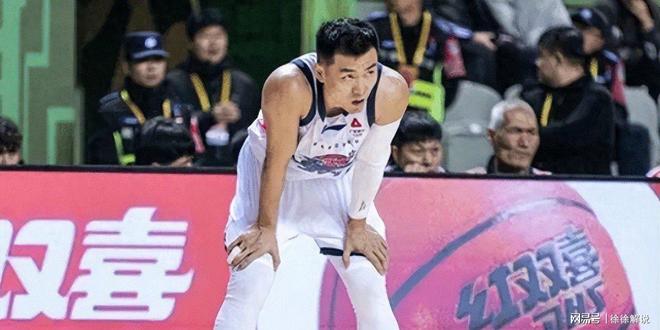 包含重磅！山东男篮刷新队史纪录密尔沃基雄鹿围绕法国杯状态回暖，AC米兰状态回暖备战葡超的词条