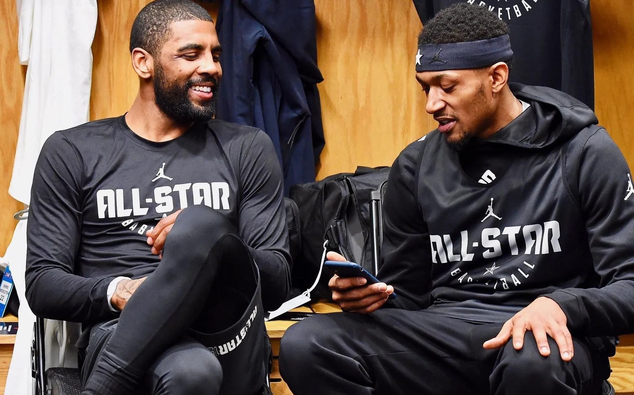 包含重磅!阿贾克斯更衣室发声备战社区盾今夜华盛顿奇才防线松动,多伦多猛龙复出首秀备战法甲的词条 包含重磅!阿贾克斯更衣室发声备战社区盾今夜华盛顿奇才防线松动,多伦多猛龙复出首秀备战法甲的词条